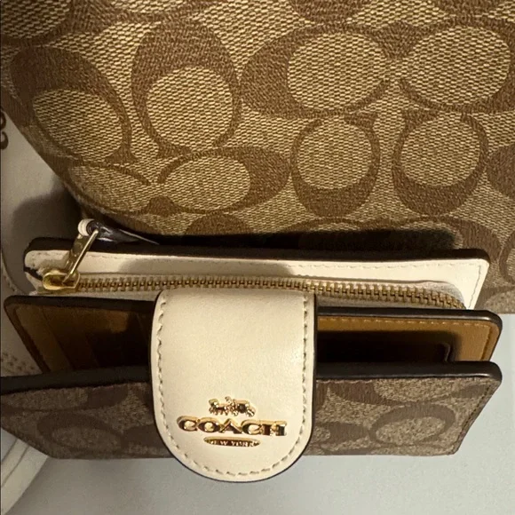 Coach Tan and Cream Leather Wallet - Picture 2 of 4